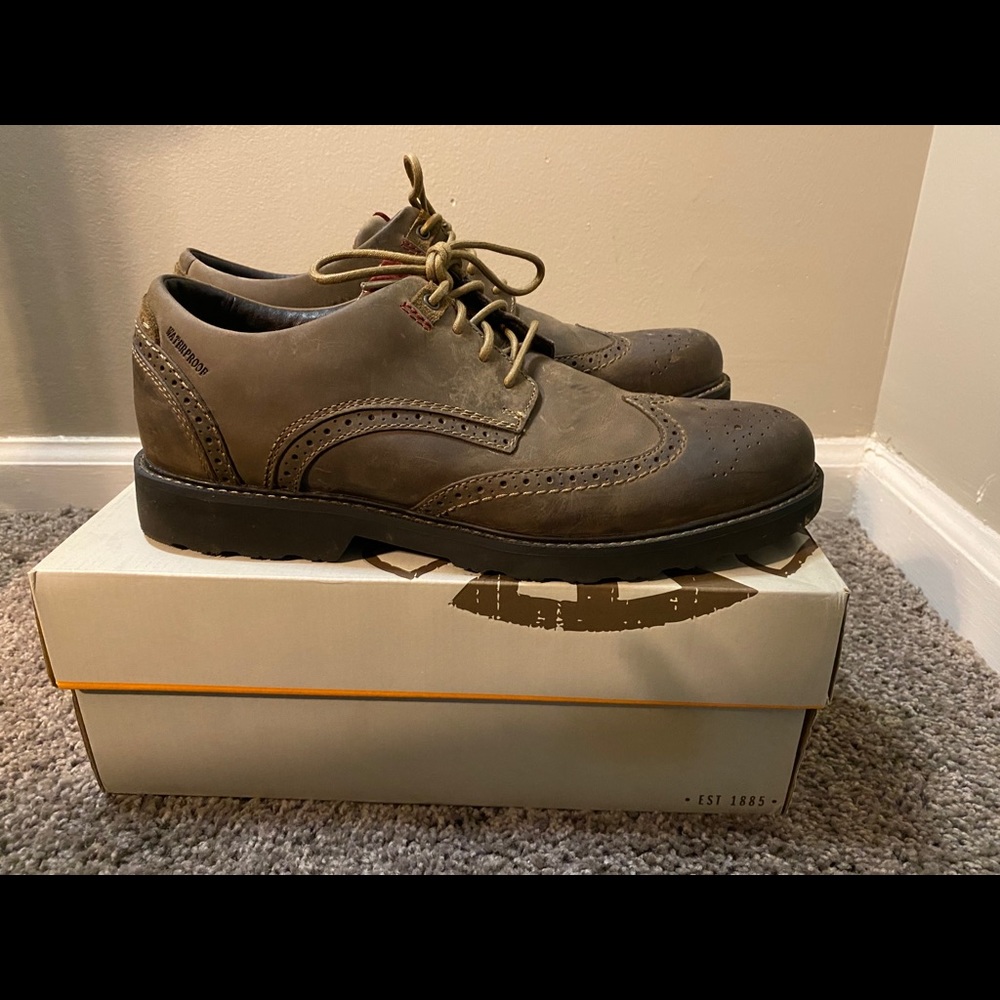 Men’s shoes size 9 1/2